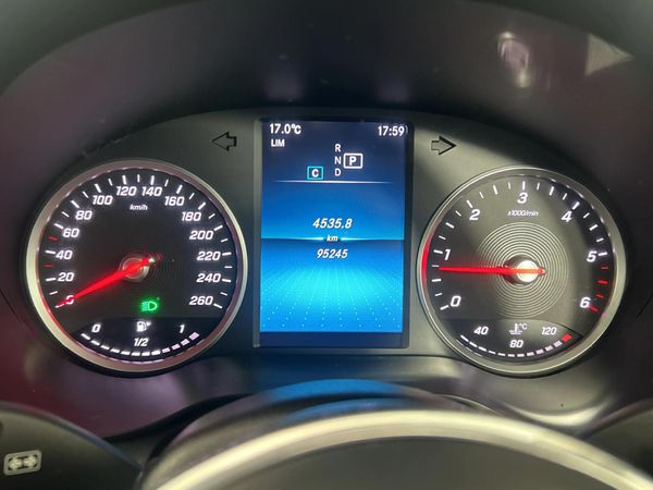 2021-Mercedes-Benz-GLC-220d-4Matic image:2
