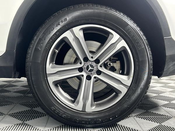 2021-Mercedes-Benz-GLC-220d-4Matic image:6