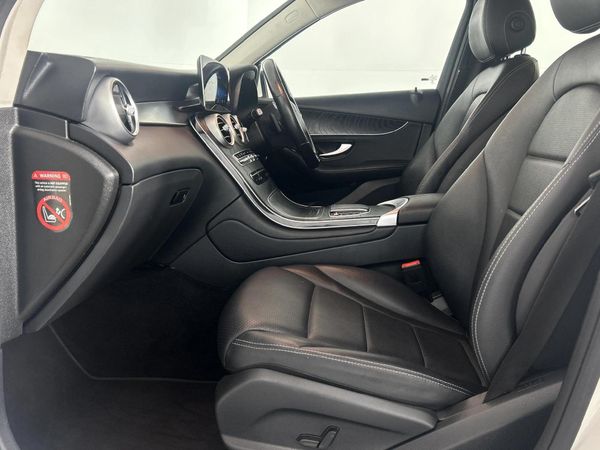 2021-Mercedes-Benz-GLC-220d-4Matic image:8