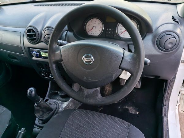 2019-Nissan-NP200-16-Petrol image:9
