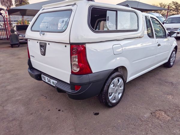 2019-Nissan-NP200-16-Petrol image:4