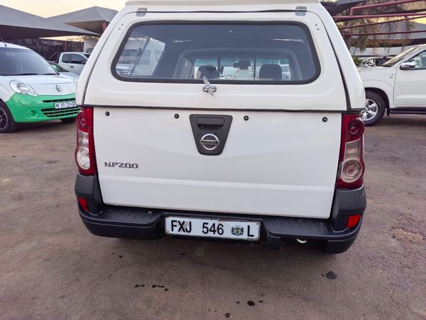 2019-Nissan-NP200-16-Petrol image:5
