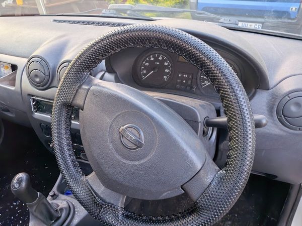 2011-Nissan-NP200-16 image:9