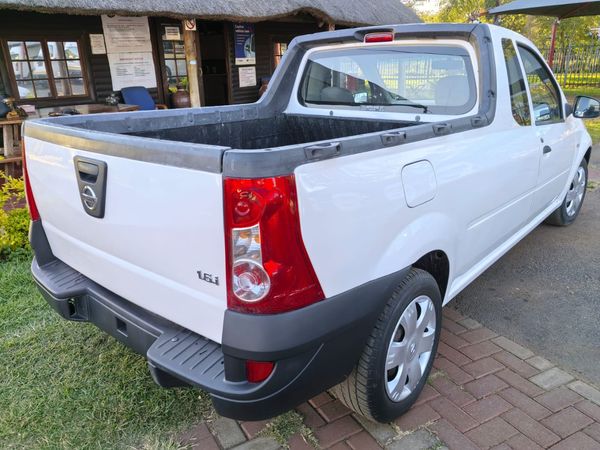 2011-Nissan-NP200-16 image:18