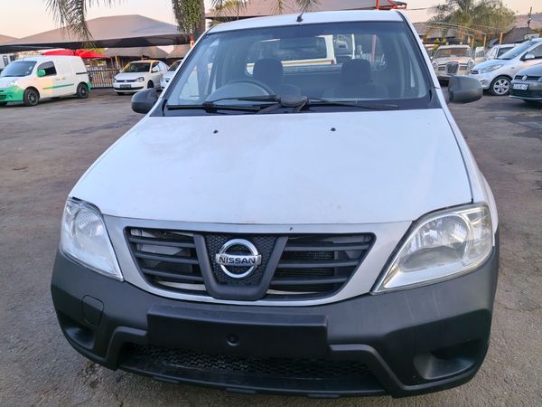 2011-Nissan-NP200-16 image:1