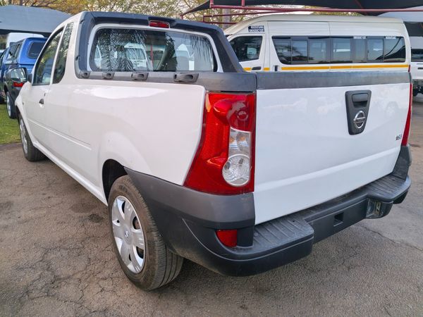 2011-Nissan-NP200-16 image:6