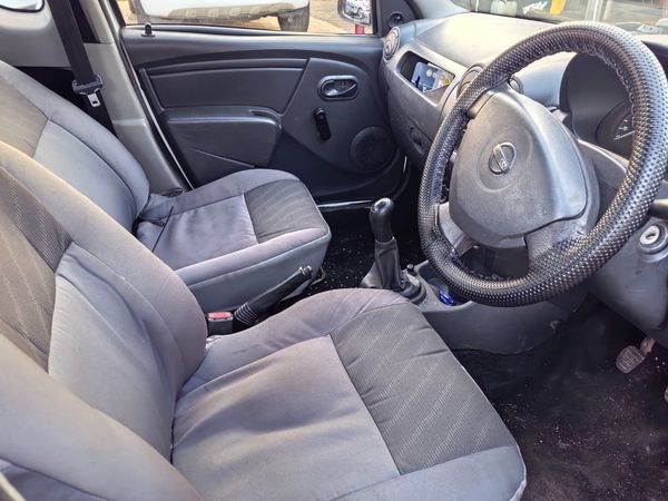 2011-Nissan-NP200-16 image:8