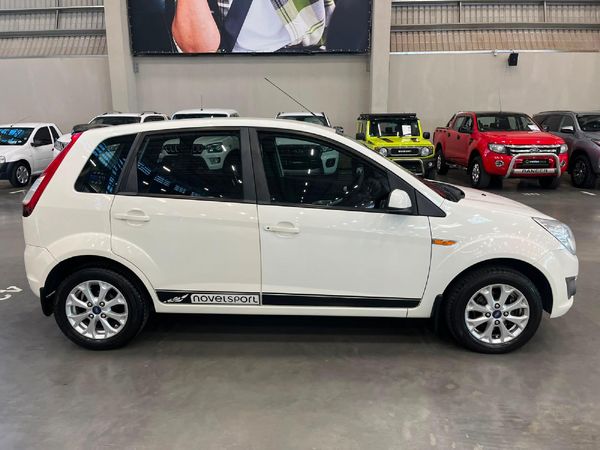 2015-Ford-Figo-14-Trend image:1