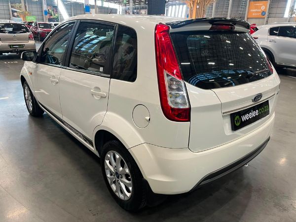 2015-Ford-Figo-14-Trend image:4