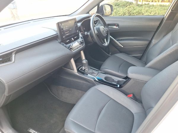 2022-Toyota-Corolla-Cross-18-XS image:4