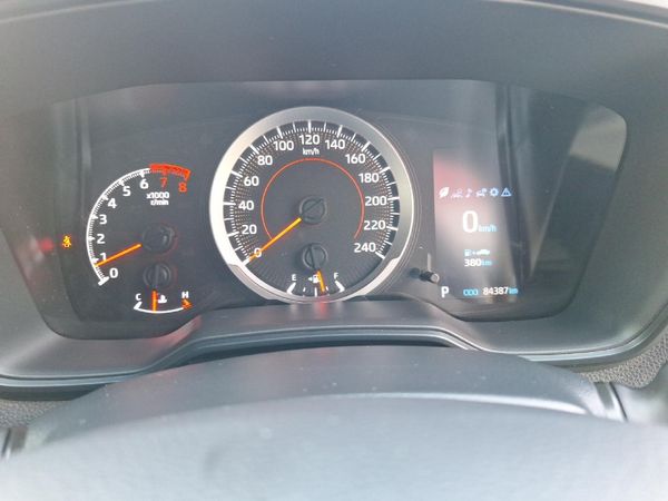 2022-Toyota-Corolla-Cross-18-XS image:8