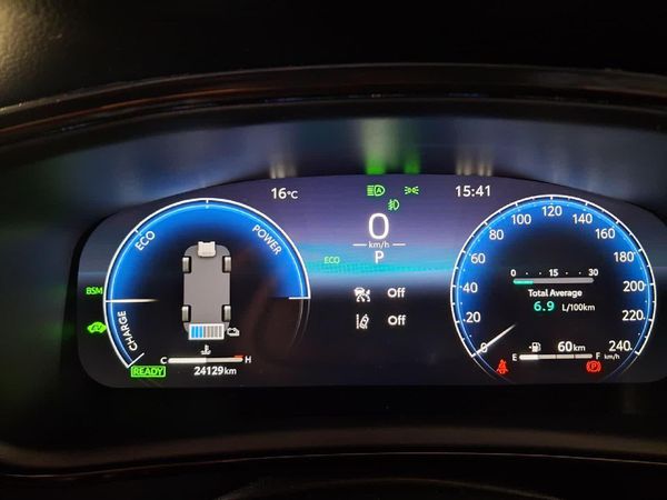 2025-Toyota-Corolla-Cross-18-GR-S-Hybrid image:11