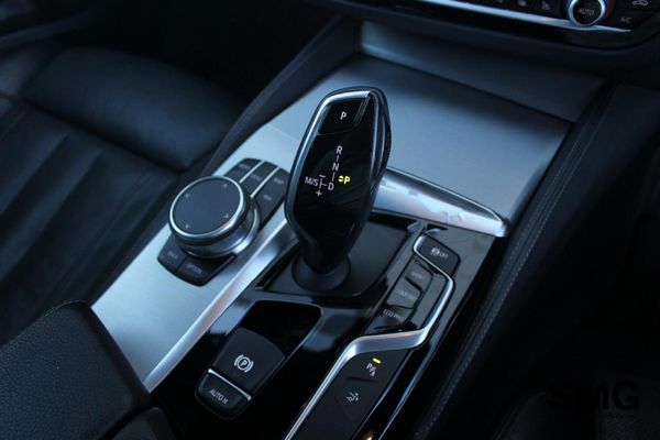 2019-BMW-6-Series-GT-640i-xDrive-M-Sport image:16