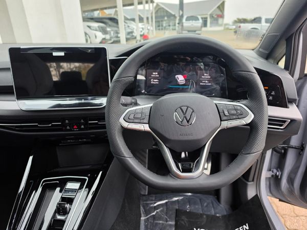 2026-Volkswagen-Golf-14-TSI-R-Line-Auto-110kw image:11