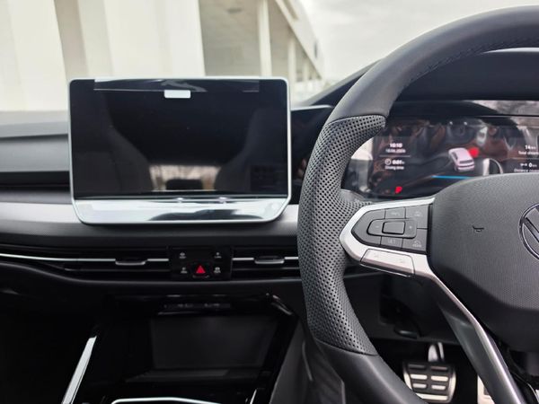 2026-Volkswagen-Golf-14-TSI-R-Line-Auto-110kw image:6