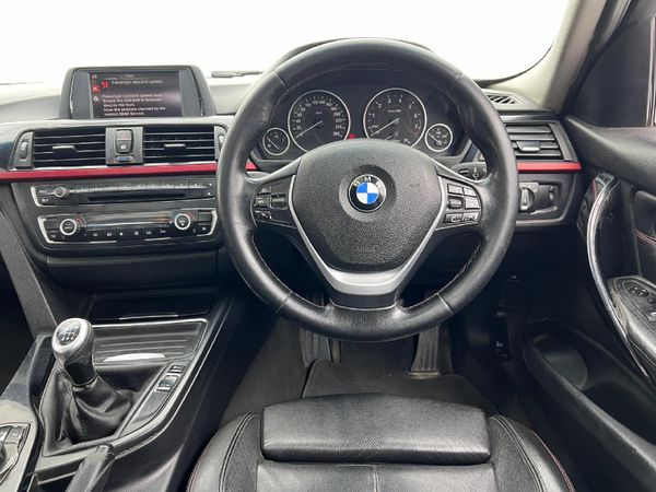 2012-BMW-3-Series-320i-Sport image:8