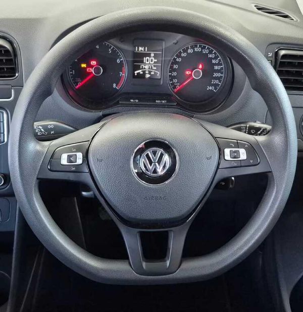 2020-Volkswagen-Polo-Vivo-14-Comfortline-5-dr image:10