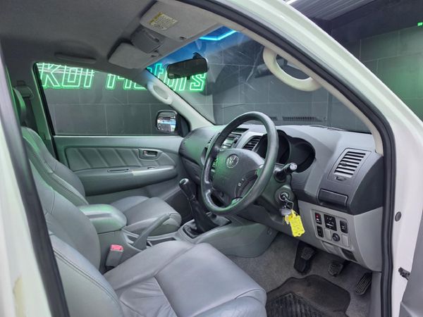 2011-Toyota-Hilux-27-VVTi-Raider-Raised-Body-Double-Cab image:12