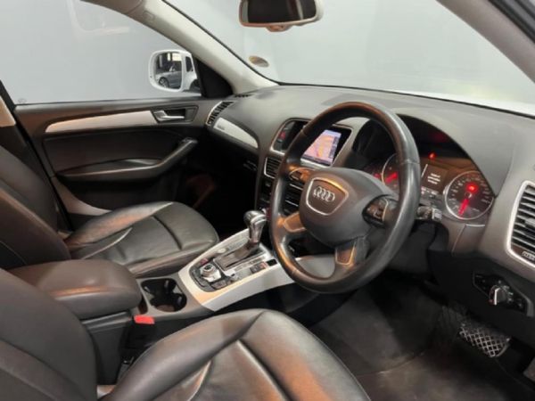 2019-Audi-Q5-20-TDI-quattro-Auto image:3