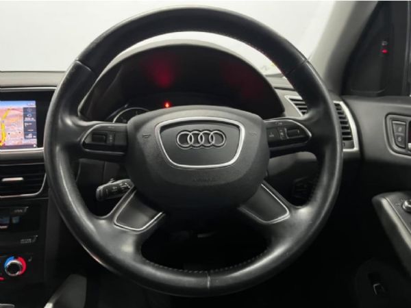 2019-Audi-Q5-20-TDI-quattro-Auto image:7