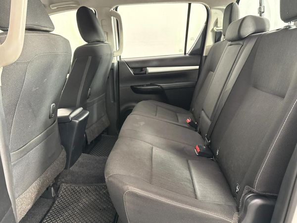2024-Toyota-Hilux-24GD-6-4x4-Raider-X-Auto-Double-Cab image:3