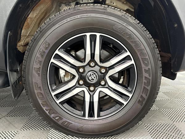 2024-Toyota-Hilux-24GD-6-4x4-Raider-X-Auto-Double-Cab image:4
