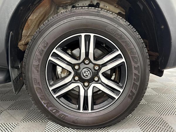 2024-Toyota-Hilux-24GD-6-4x4-Raider-X-Auto-Double-Cab image:5