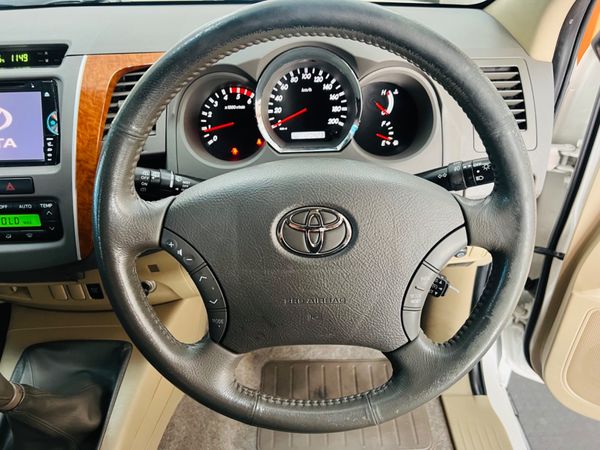 2010-Toyota-Fortuner-30-D-4D-Raised-Body image:16