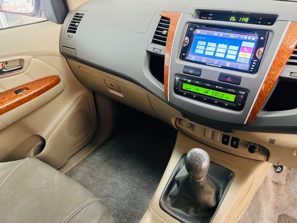 2010-Toyota-Fortuner-30-D-4D-Raised-Body image:18