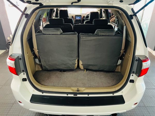 2010-Toyota-Fortuner-30-D-4D-Raised-Body image:25