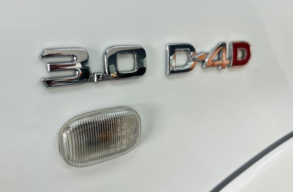 2010-Toyota-Fortuner-30-D-4D-Raised-Body image:26