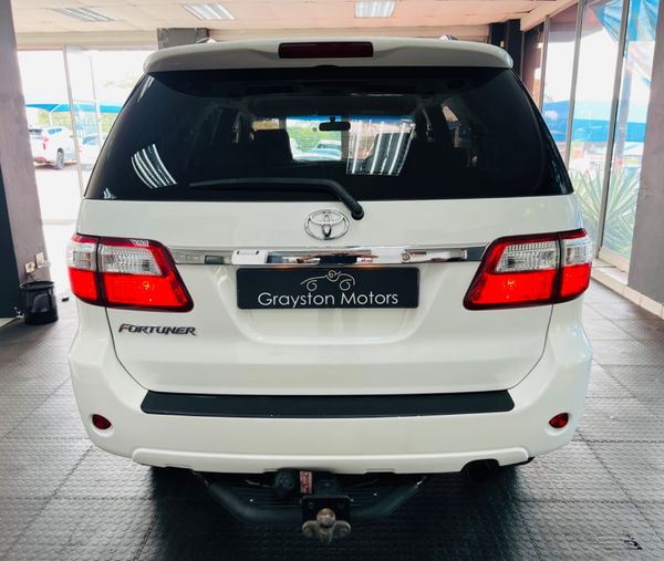 2010-Toyota-Fortuner-30-D-4D-Raised-Body image:6