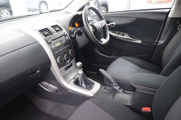 2013-Toyota-Corolla-16-Advanced image:6