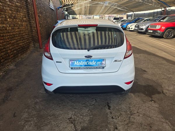 2017-Ford-Fiesta-10-EcoBoost-Trend-5-dr image:2
