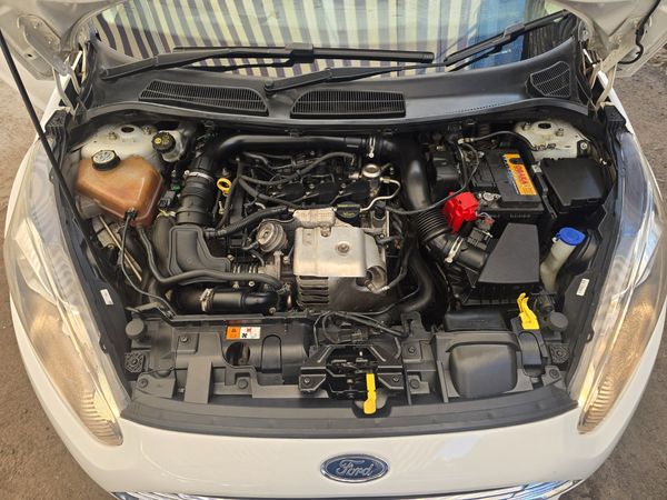 2017-Ford-Fiesta-10-EcoBoost-Trend-5-dr image:6