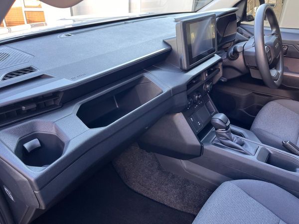 2026-Toyota-Hilux-28-GD-6-RB-SRX-Auto-Double-Cab image:13