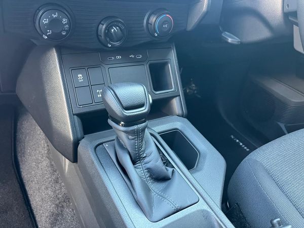 2026-Toyota-Hilux-28-GD-6-RB-SRX-Auto-Double-Cab image:15