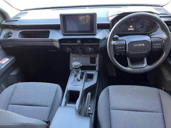 2026-Toyota-Hilux-28-GD-6-RB-SRX-Auto-Double-Cab image:5