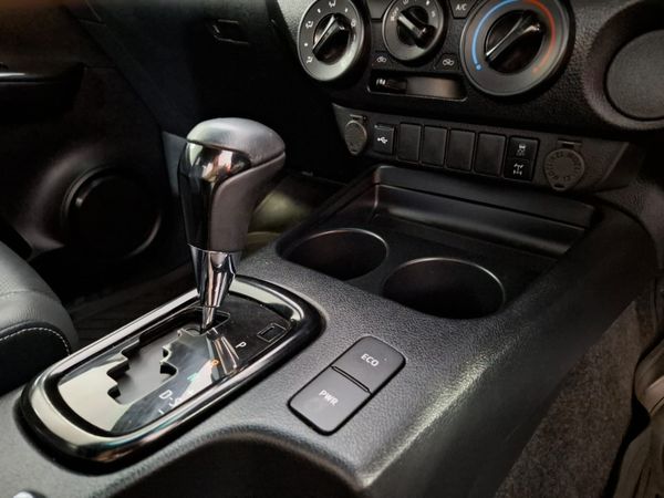 2024-Toyota-Hilux-28-GD-6-Raised-Body-Legend-Auto-Extended-Cab image:29