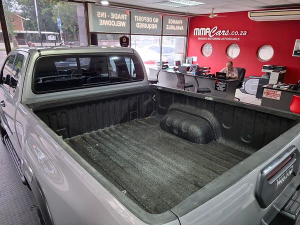2024-Toyota-Hilux-28-GD-6-Raised-Body-Legend-Auto-Extended-Cab image:32