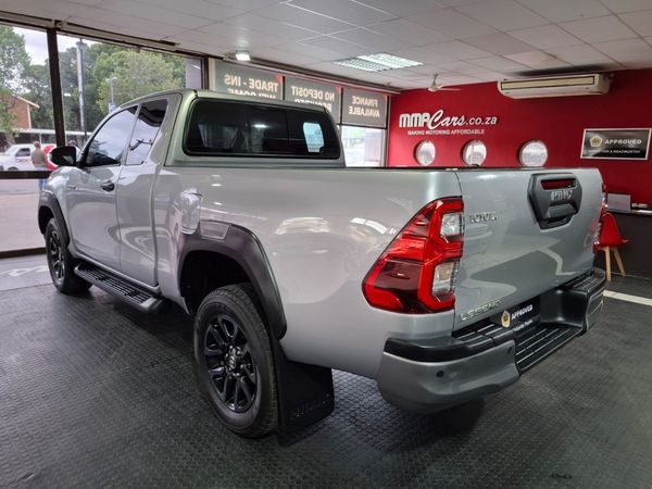 2024-Toyota-Hilux-28-GD-6-Raised-Body-Legend-Auto-Extended-Cab image:4