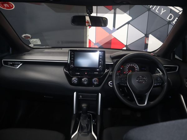 2023-Toyota-Corolla-Cross-18-XI image:13