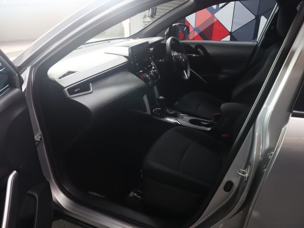 2023-Toyota-Corolla-Cross-18-XI image:16