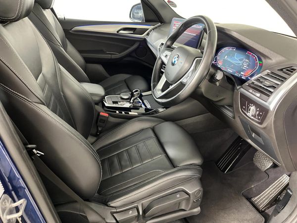 2022-BMW-X3-xDrive20d image:9