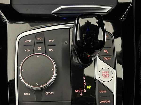 2022-BMW-X3-xDrive20d image:10