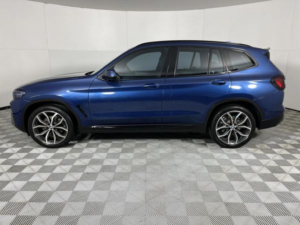 2022-BMW-X3-xDrive20d image:21