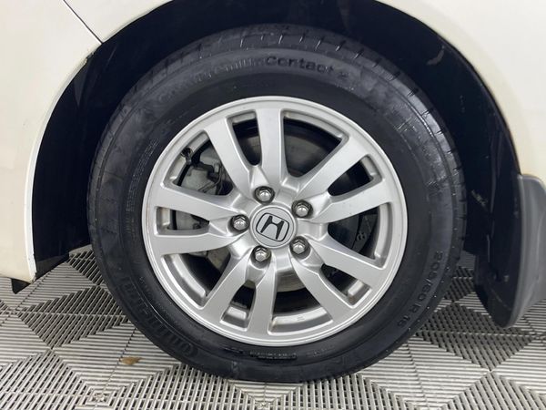 2009-Honda-Accord-20-Executive image:4