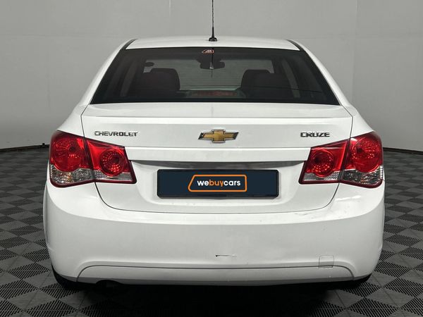 2011-Chevrolet-Cruze-16-LS image:18