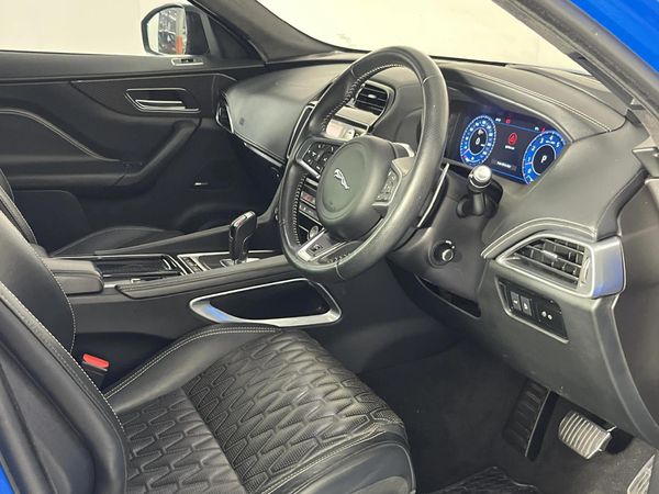 2019-Jaguar-F-Pace-50-V8-SVR image:9