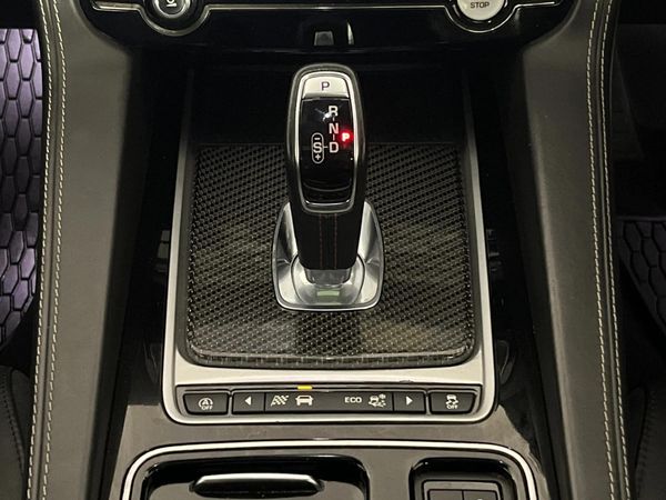 2019-Jaguar-F-Pace-50-V8-SVR image:10